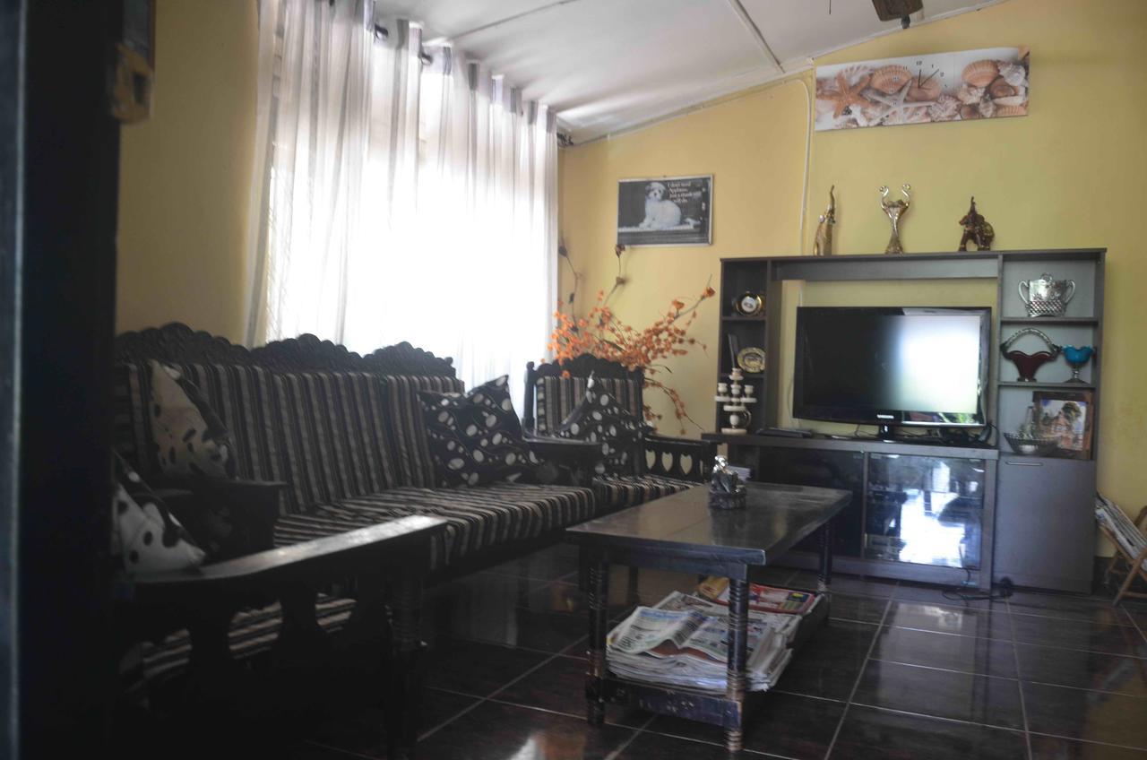 Lake View The Tourist Guest House Anuradhapura Exterior foto