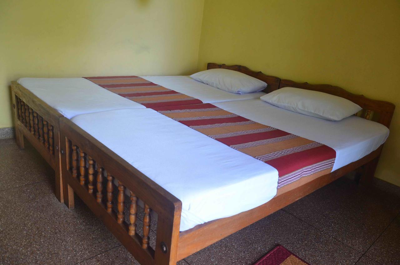Lake View The Tourist Guest House Anuradhapura Exterior foto